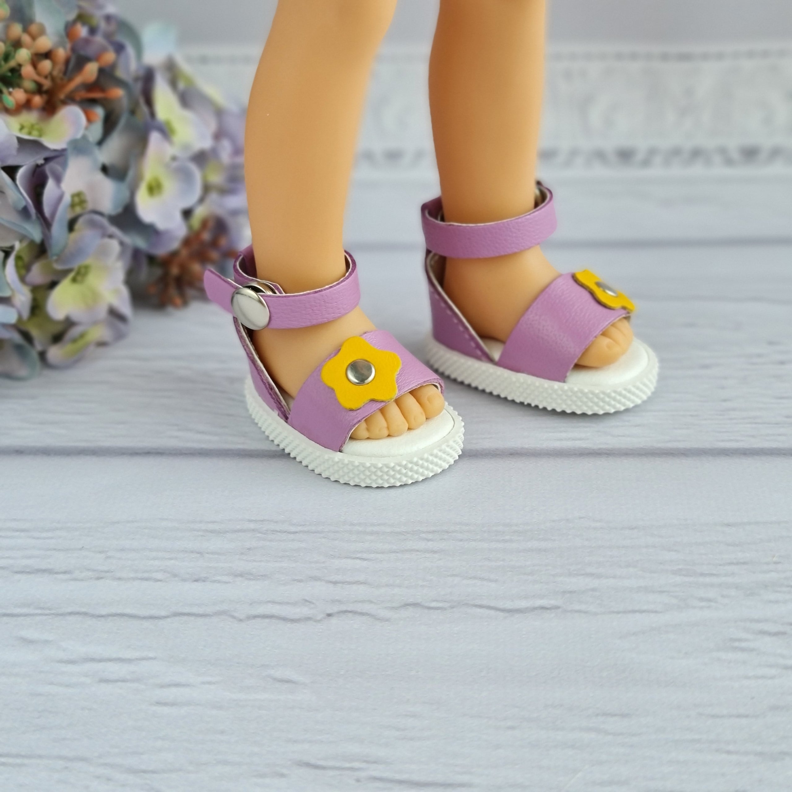 Paola Reina doll shoes. Shoes for Paola Reina Dolls.