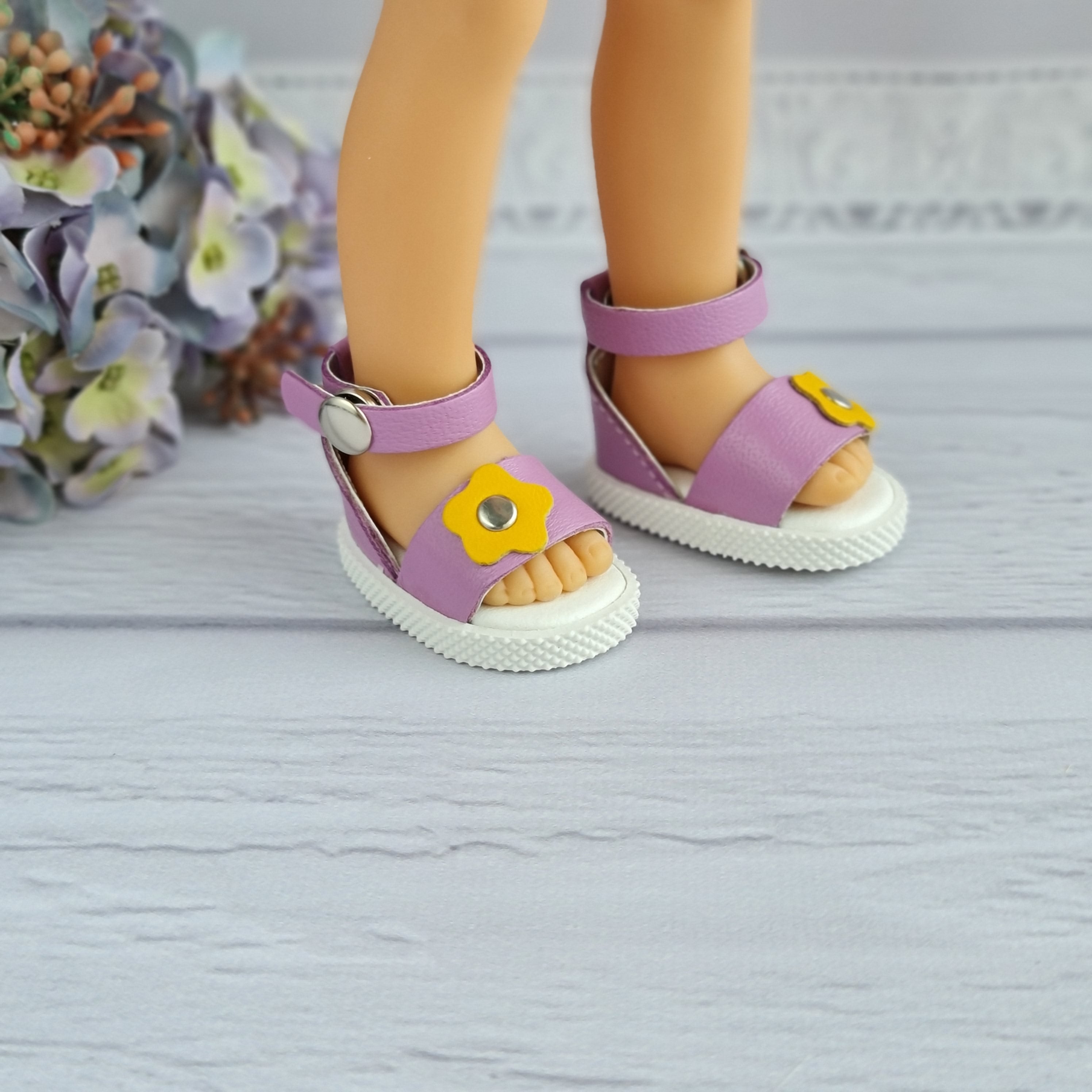 Paola Reina doll shoes. Shoes for Paola Reina Dolls.
