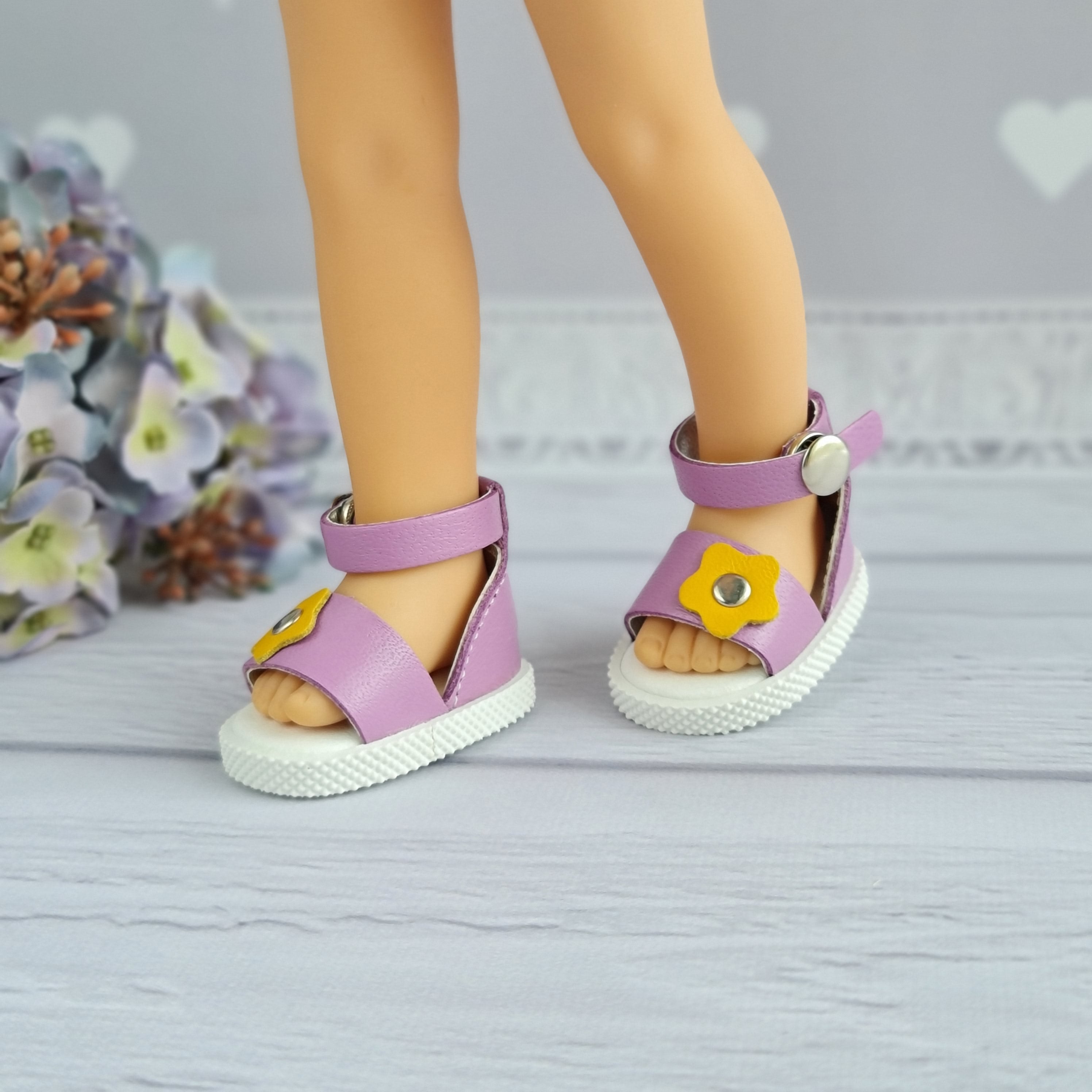 Paola Reina doll shoes. Shoes for Paola Reina Dolls.