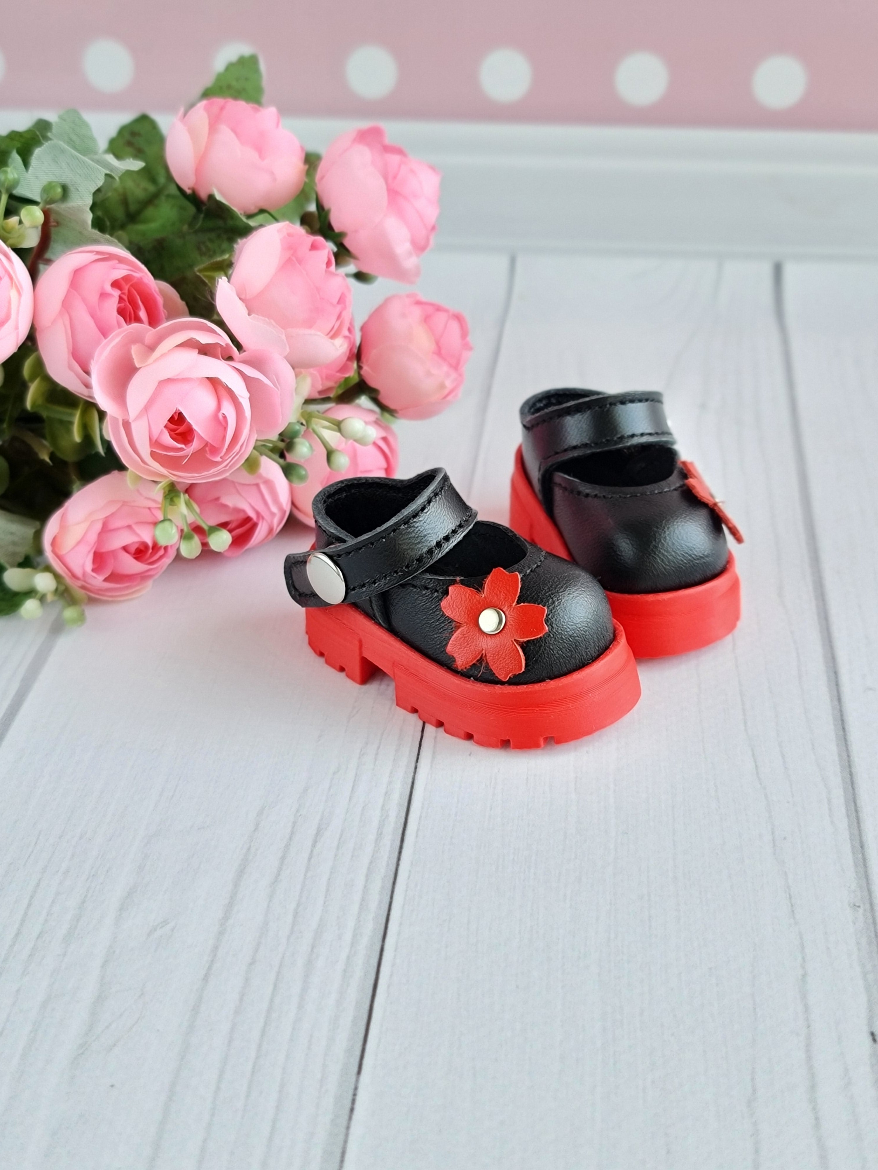 Gotz Little kidz doll shoes. 14 inch doll shoes.