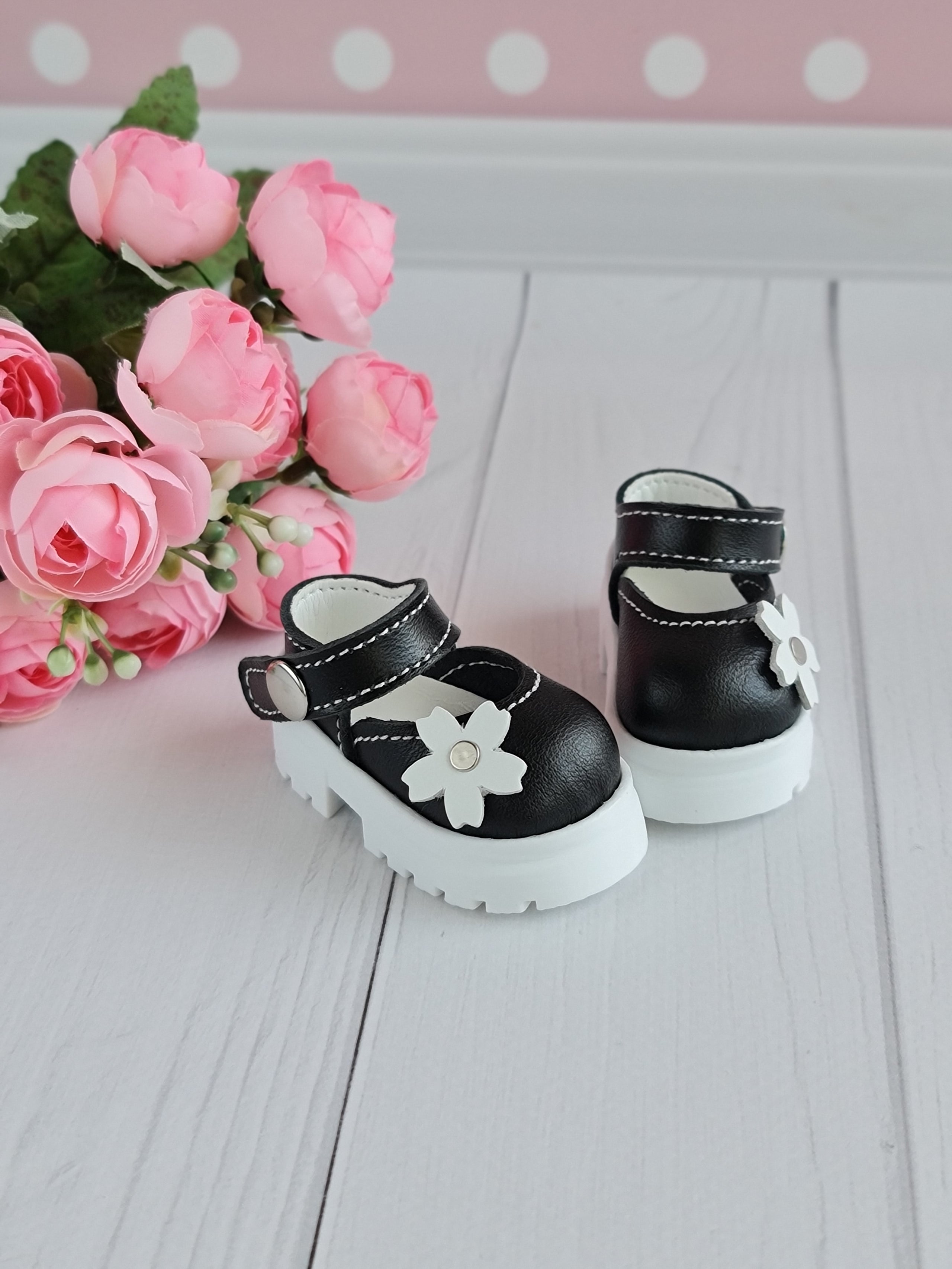 Gotz Little kidz doll shoes. 14 inch doll shoes.