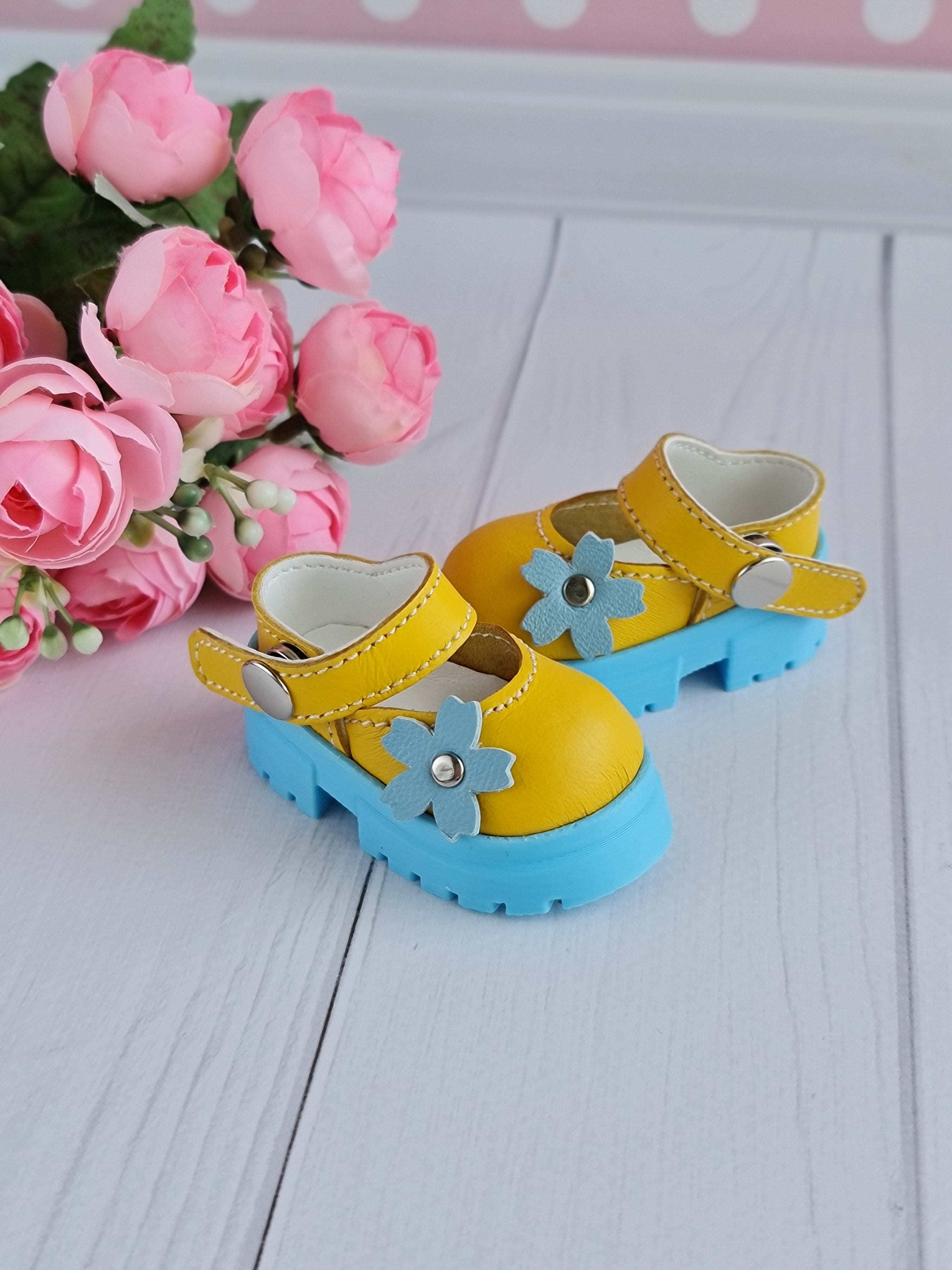 Gotz Little kidz doll shoes. 14 inch doll shoes.