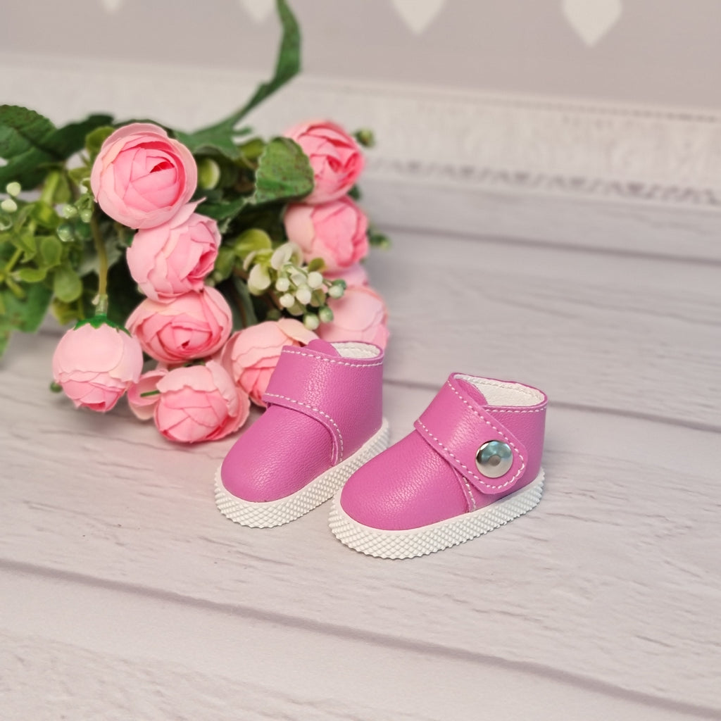 Ruby Red doll shoes. Shoes for Ruby Red Fashion Friends doll.