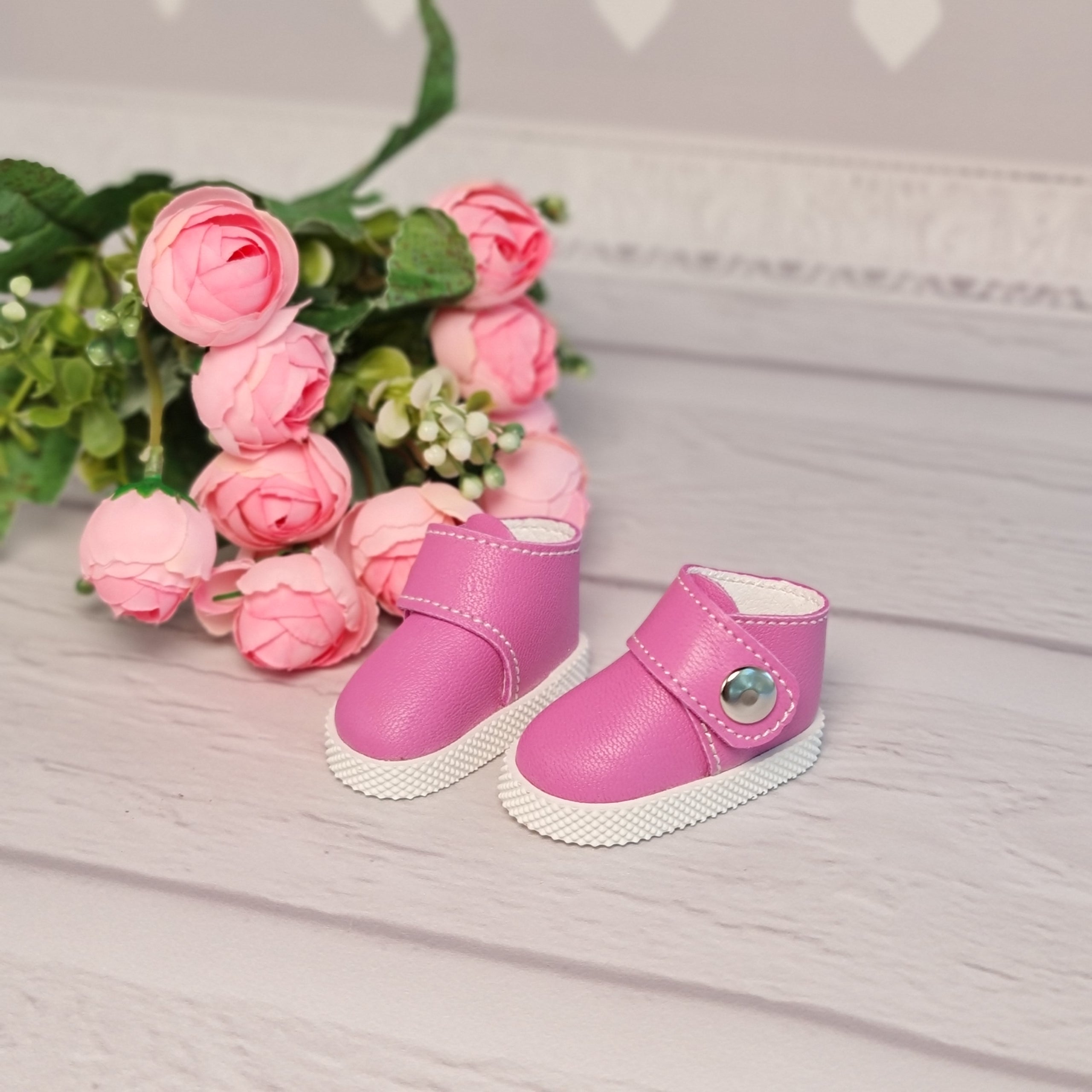Ruby Red doll shoes. Shoes for Ruby Red Fashion Friends doll.