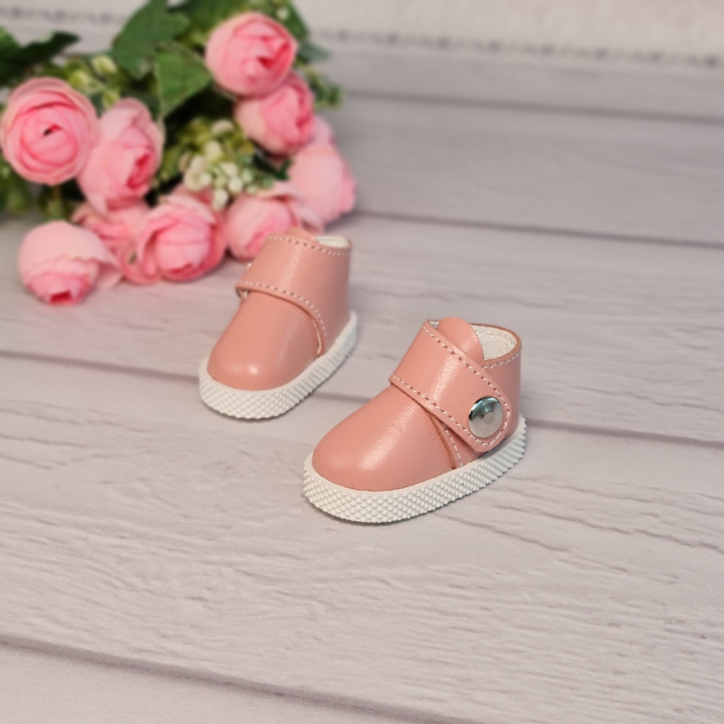 Ruby Red doll shoes. Shoes for Ruby Red Fashion Friends doll.