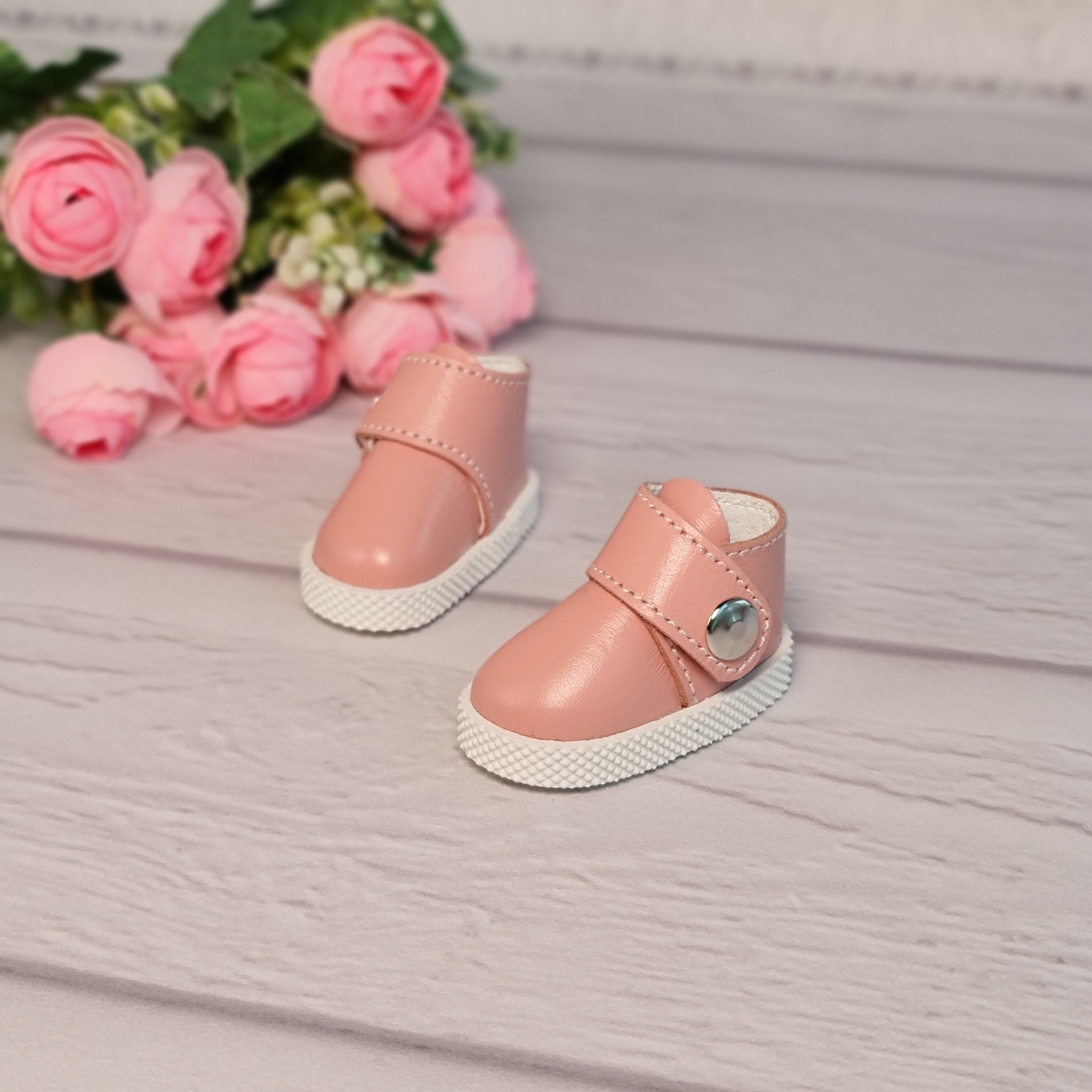 Ruby Red doll shoes. Shoes for Ruby Red Fashion Friends doll.
