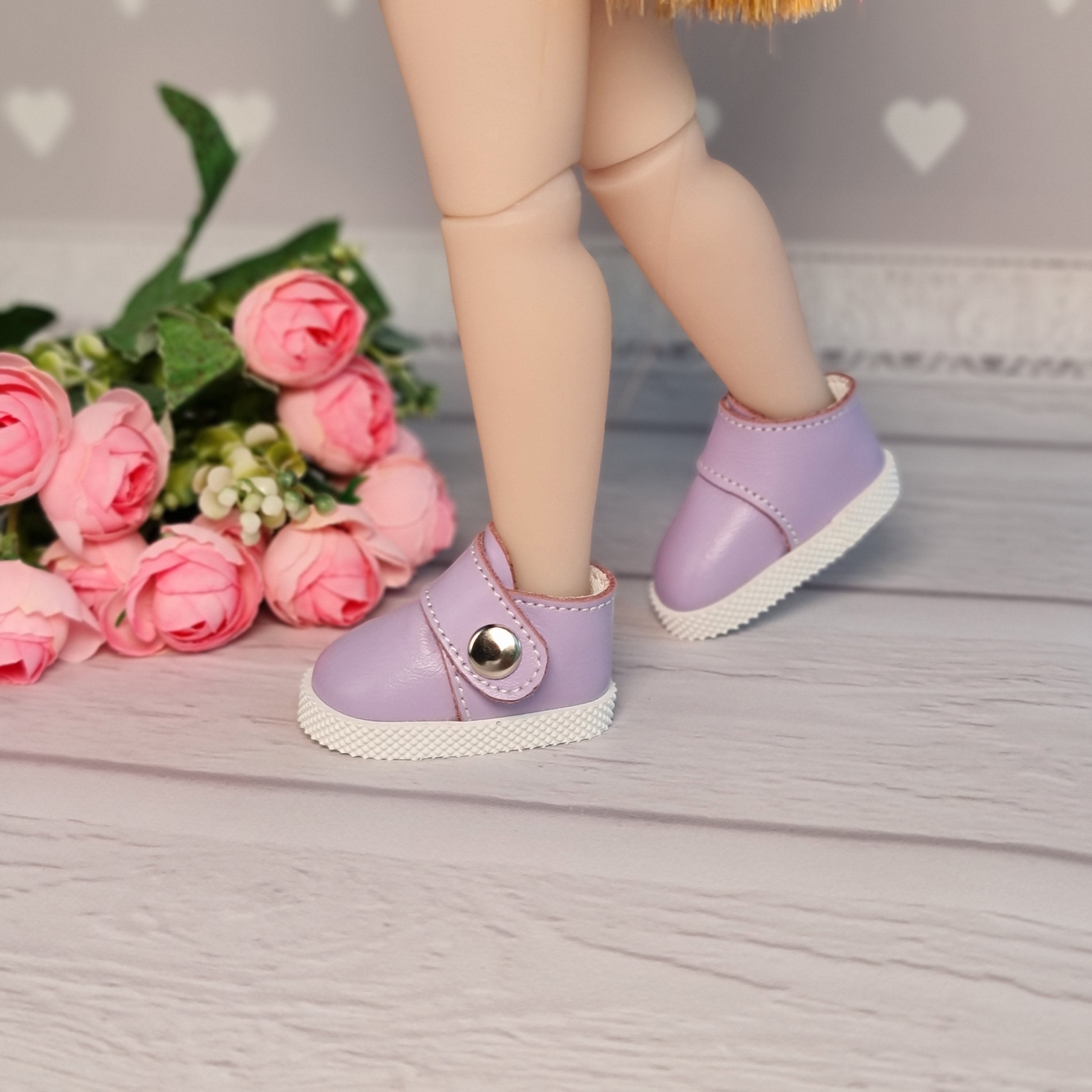 Ruby Red doll shoes. Shoes for Ruby Red Fashion Friends doll.