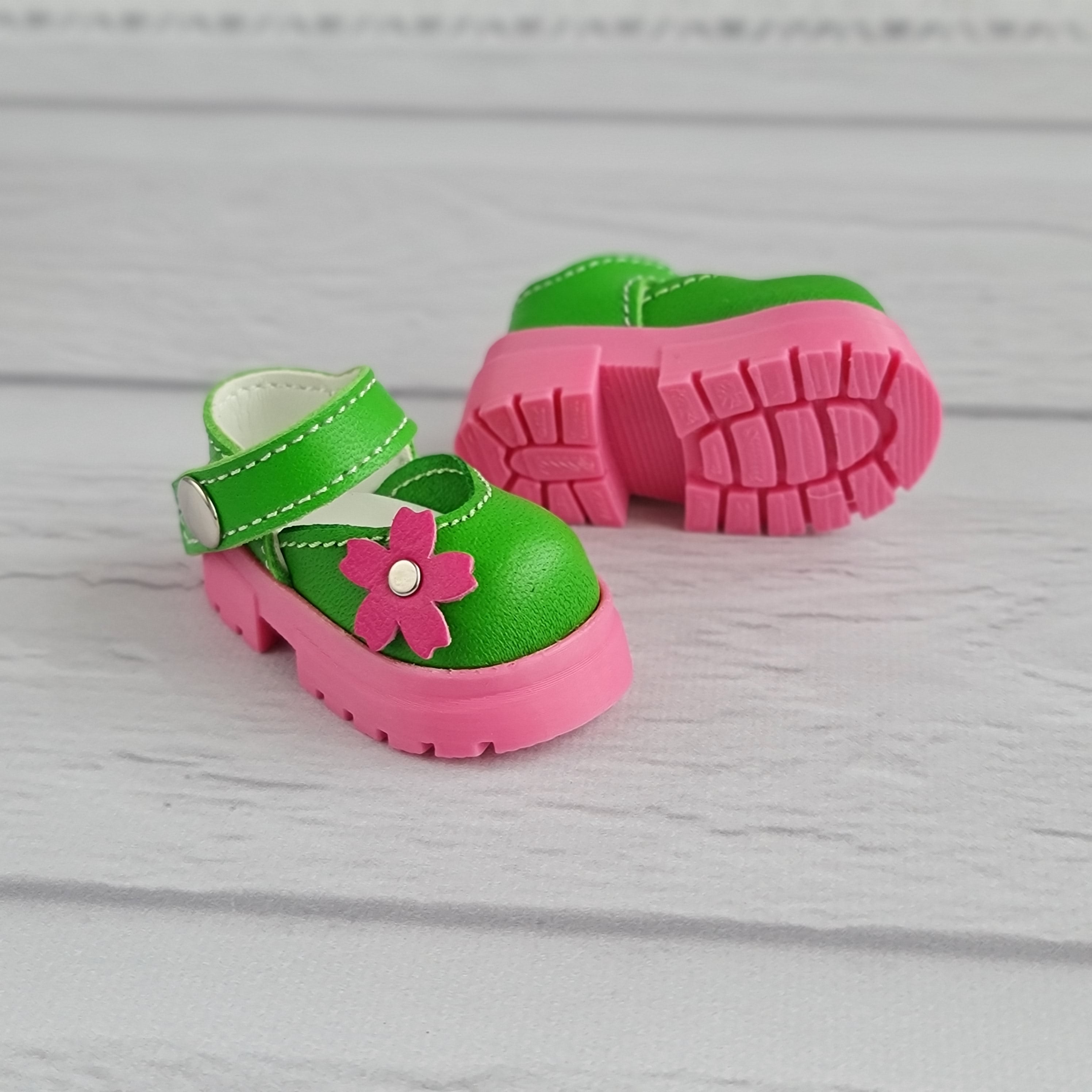 Gotz Little kidz doll shoes. 14 inch doll shoes.