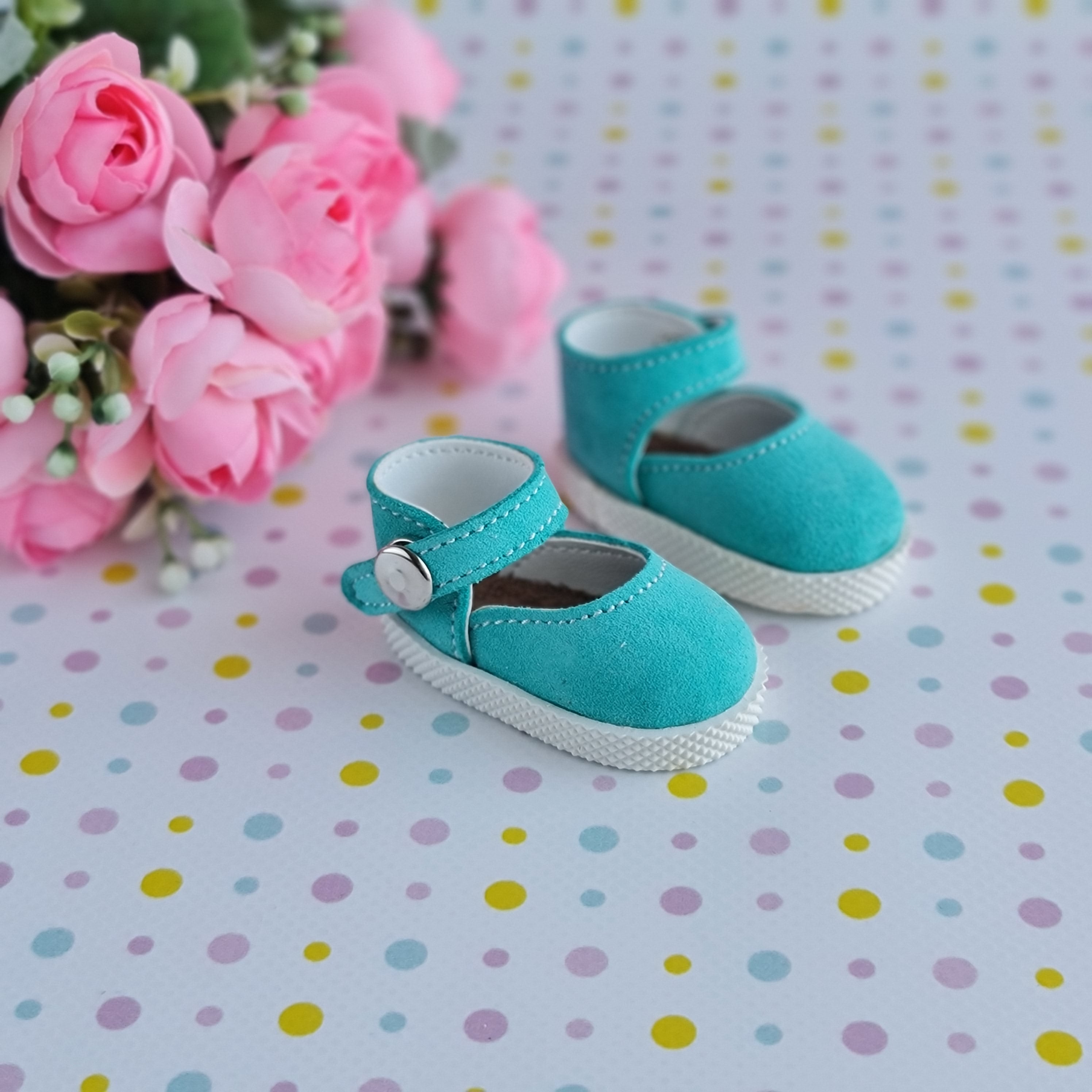 Ruby Red doll shoes. Shoes for Ruby Red Fashion Friends doll.